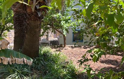 Bodrum Torba' da Havuzlu Sitede Sahile 300 metre 2+1 Satılık Bahçe Katı