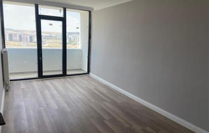 EVRENSEL YAŞAM KONUTLARINDA FULL YAPILI SATILIK 4,5+1 DAİRE