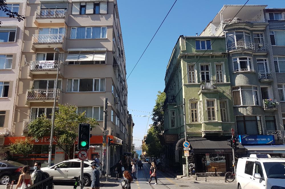 BİROL DURSUNDAN MODA CADDESİ KÖŞE KONUMLU BİNADA 175 M2 ARA KAT DAİRE