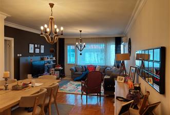 Ataşehir'de 7/24 Güvenlikli ve Havuzlu Sitede Satılık 3+1 Daire