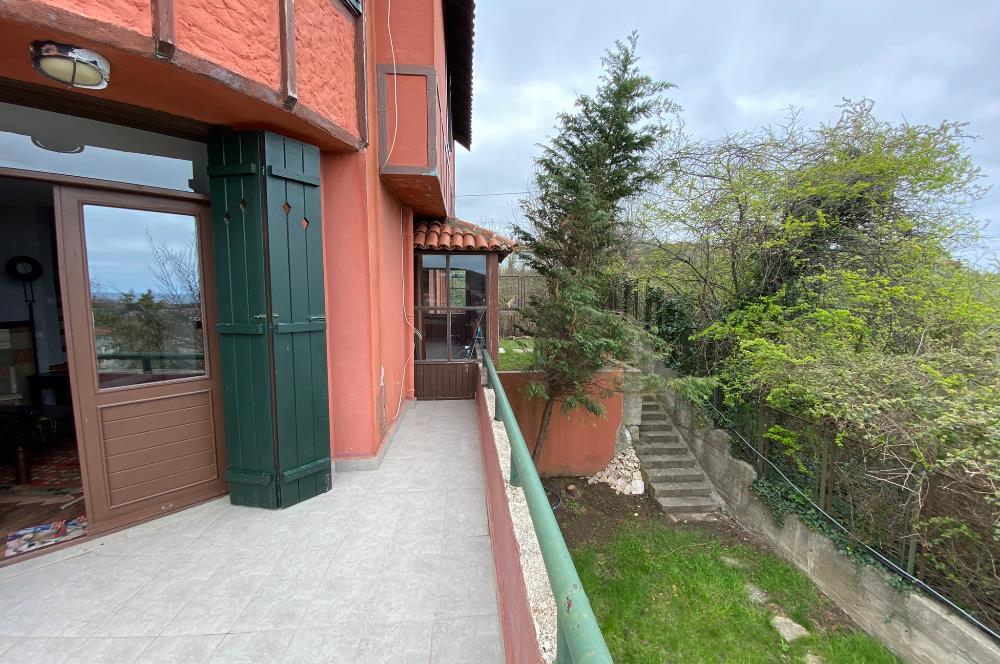Çatalca Yalıköy Doğa Evleri Sitesinde satılık şerefiyeli villa