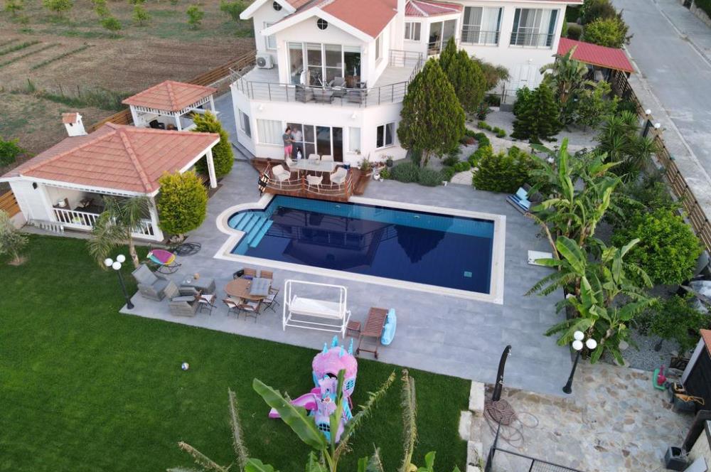 Kıbrıs Girne Çatalköy'de 5+1 Muhteşem Dubleks Villa