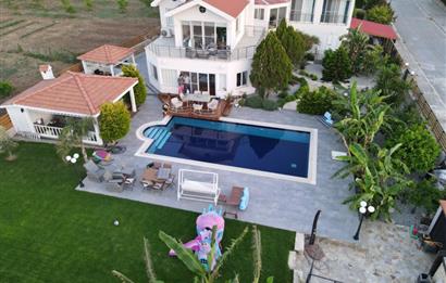 Kıbrıs Girne Çatalköy'de 5+1 Muhteşem Dubleks Villa