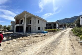 Kıbrıs Girne'de Farklı Ödeme Planlı 5+2 Satılık Villa Havuzlu