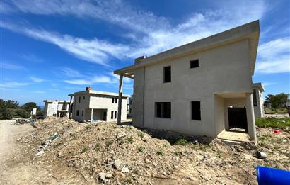 Kıbrıs Girne'de Farklı Ödeme Planlı 5+2 Satılık Villa Havuzlu