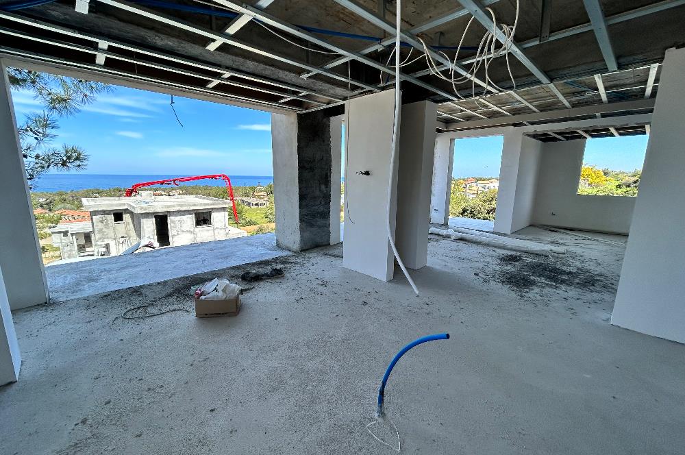 Kıbrıs Girne Çatalköy'de 6+2 Triplex Müstakil Villa