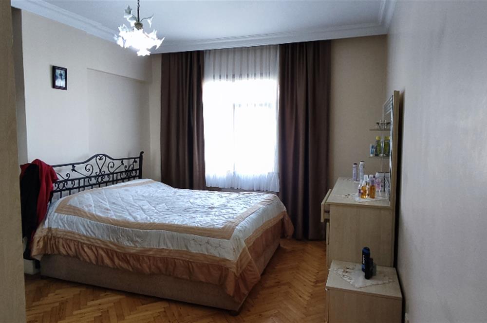 İÇERENKÖY'DE 3+1 SATILIK DAİRE 