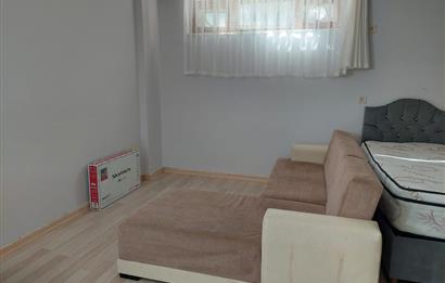 İçerenköy'de Metro ve Toplu Taşıma Araçlarına 5 Dak. Full Eşyalı kiralık 2+1 Daire