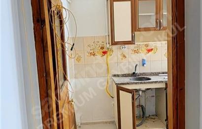 ZÜMRÜTEVLER TÜLİN CADDESİNDE 2+1  DAİRE