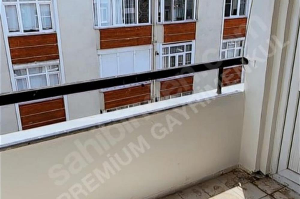 ZÜMRÜTEVLER TÜLİN CADDESİNDE 2+1  DAİRE