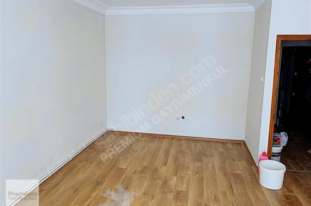 ZÜMRÜTEVLER TÜLİN CADDESİNDE 2+1  DAİRE