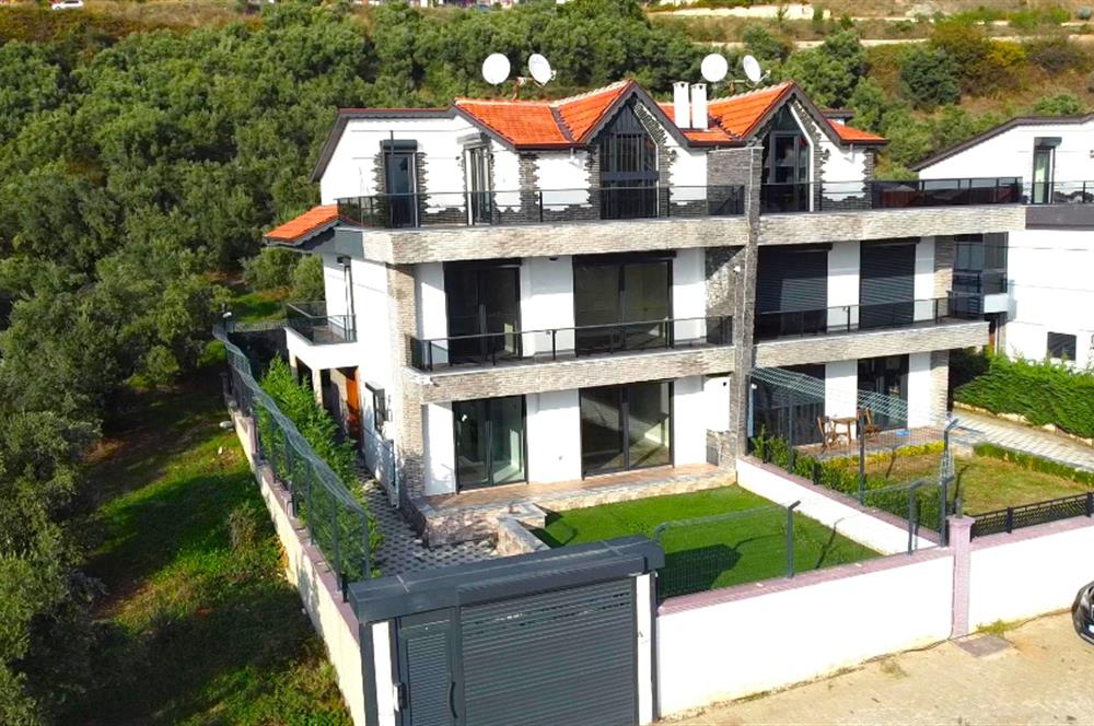 Lebiderya Bahçeli Tripleks Villa 5+1 256m² Net