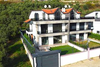 Lebiderya Bahçeli Tripleks Villa 5+1 256m² Net