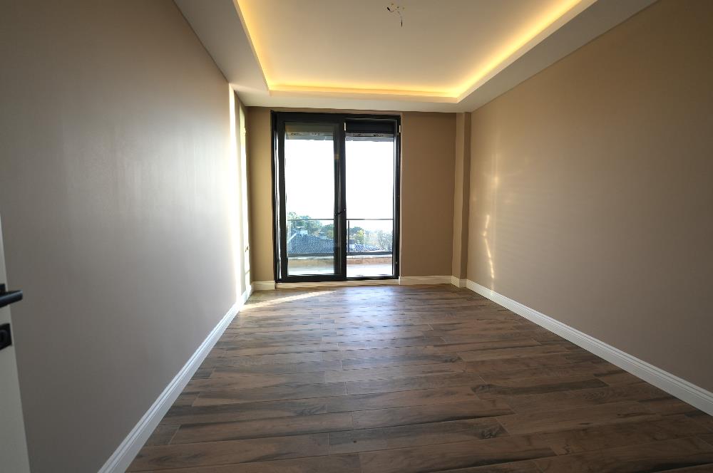 Lebiderya Bahçeli Tripleks Villa 5+1 256m² Net