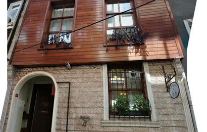 Beyoğlu-Cihangir’de komple satılık bina