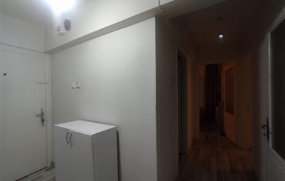 KARŞIYAKA'DA SATILIK 2+1 DAİRE 