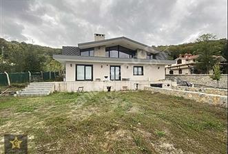 Beykoz Öğümce de Müstakil 3 Katlı Villa