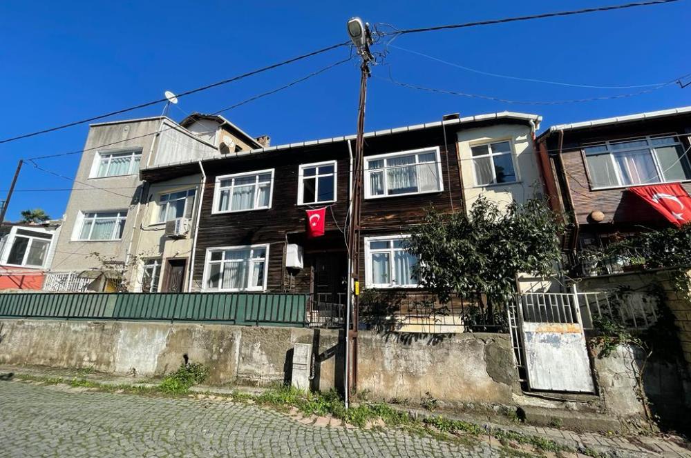 YALIKÖY'DE 264m2 KISMİ BOĞAZ MANZ. MÜSTAKİL EV