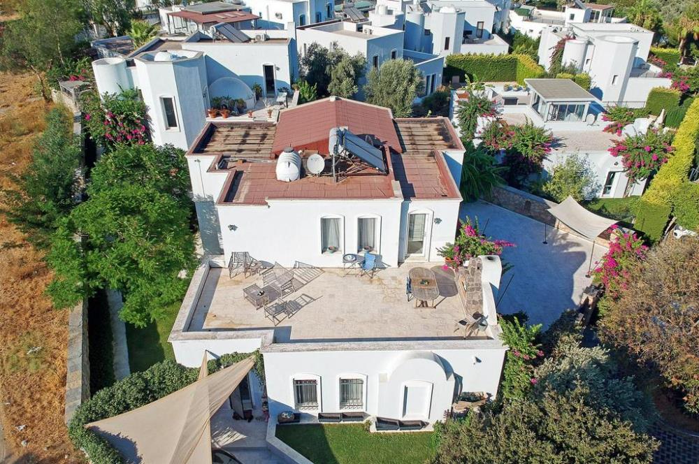 BODRUM ESKİÇEŞME'DE SATILIK MÜSTAKİL BAHÇELİ 7+3 VİLLA