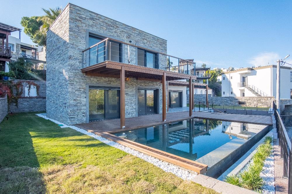 Bodrum Gündoğan Küçükbük Koyunda Müştemilatlı Tam Müstakil Villa