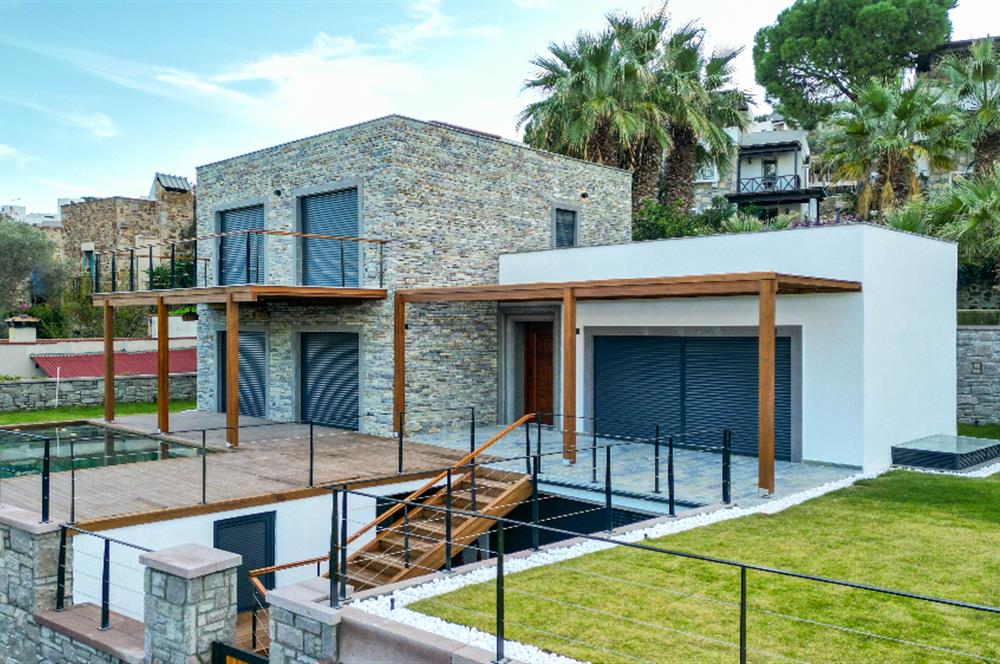 Bodrum Gündoğan Küçükbük Koyunda Müştemilatlı Tam Müstakil Villa