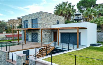 Bodrum Gündoğan Küçükbük Koyunda Müştemilatlı Tam Müstakil Villa