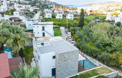 Bodrum Gündoğan Küçükbük Koyunda Müştemilatlı Tam Müstakil Villa