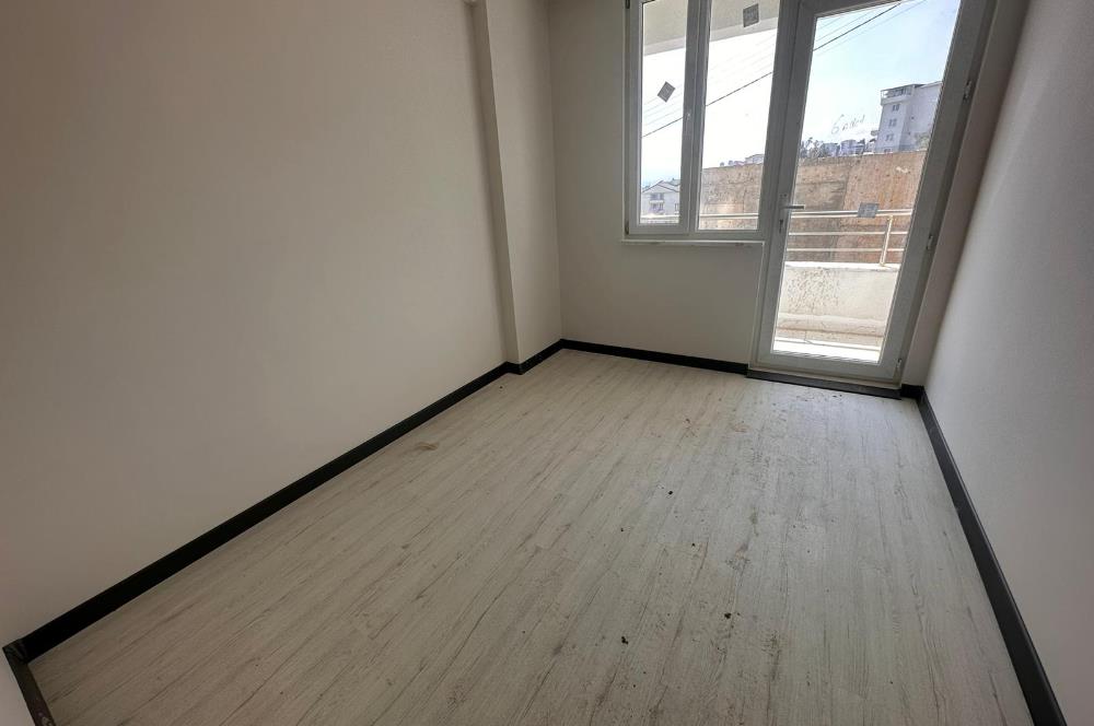 İZMİT BOĞAZOVA CADDESİNDE SATILIK 4+1 BAHÇE DUBLKES DAİRE