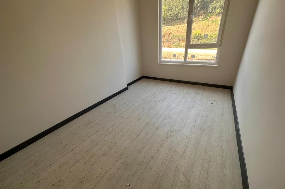 İZMİT BOĞAZOVA CADDESİNDE SATILIK 4+1 BAHÇE DUBLKES DAİRE