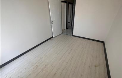 İZMİT BOĞAZOVA CADDESİNDE SATILIK 4+1 BAHÇE DUBLKES DAİRE