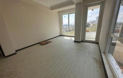 İZMİT BOĞAZOVA CADDESİNDE SATILIK 4+1 BAHÇE DUBLKES DAİRE