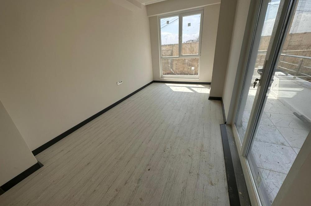 İZMİT BOĞAZOVA CADDESİNDE SATILIK 4+1 BAHÇE DUBLKES DAİRE