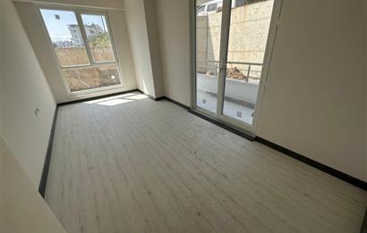 İZMİT BOĞAZOVA CADDESİNDE SATILIK 4+1 BAHÇE DUBLKES DAİRE