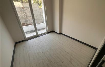 İZMİT BOĞAZOVA CADDESİNDE SATILIK 4+1 BAHÇE DUBLKES DAİRE