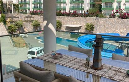 Bodrum Boğaziçi'de Göl Manzaralı, Aqua Parklı Site İçerisinde 2+1 Daire