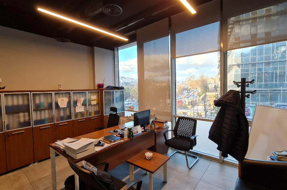 Polat Ofis Kağıthane Kiralık 420m2 Dekorasyonlu Taşnmaya Hazır