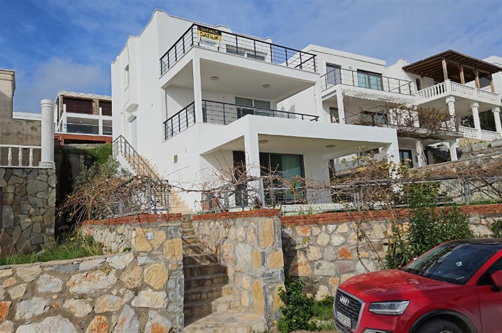 Bodrum Akyarlar’da Deniz ve Yunan Adaları Manzaralı Lebiderya 5+2 Müstakil Yalı Villası