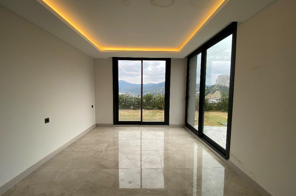 Bodrum Gündoğanda Prestijli Site İçerisinde Özel Havuzlu 3+1 Dubleks Villa