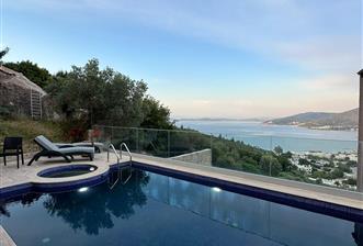 Bodrum Torbada Deniz Manzaralı Özel Havuzlu 5+1 Müstakil Villa