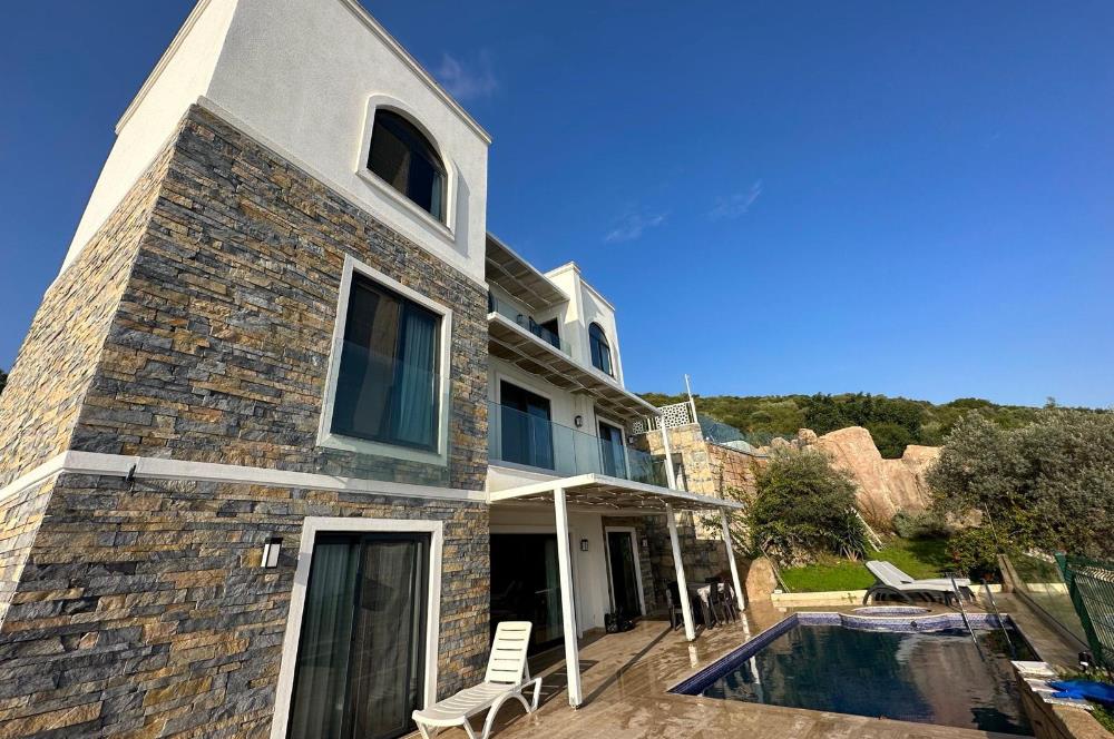 Bodrum Torbada Deniz Manzaralı Özel Havuzlu 5+1 Müstakil Villa