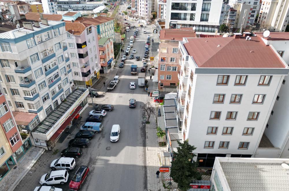 İstanbul Kartal Ana Cadde Üzerinde Satılık Dükkan