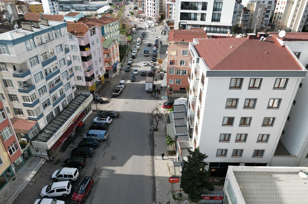 İstanbul Kartal Ana Cadde Üzerinde Satılık Dükkan