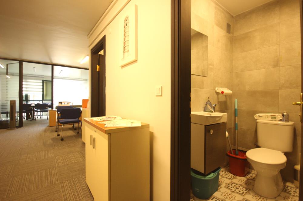 BAHARİYE CAD. GÜVENLİKLİ ve K. OTOPARKLI BİNADA BOŞ OFİS
