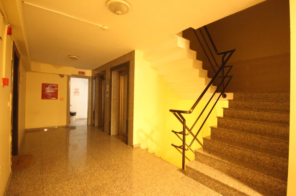 BAHARİYE CAD. GÜVENLİKLİ ve K. OTOPARKLI BİNADA BOŞ OFİS