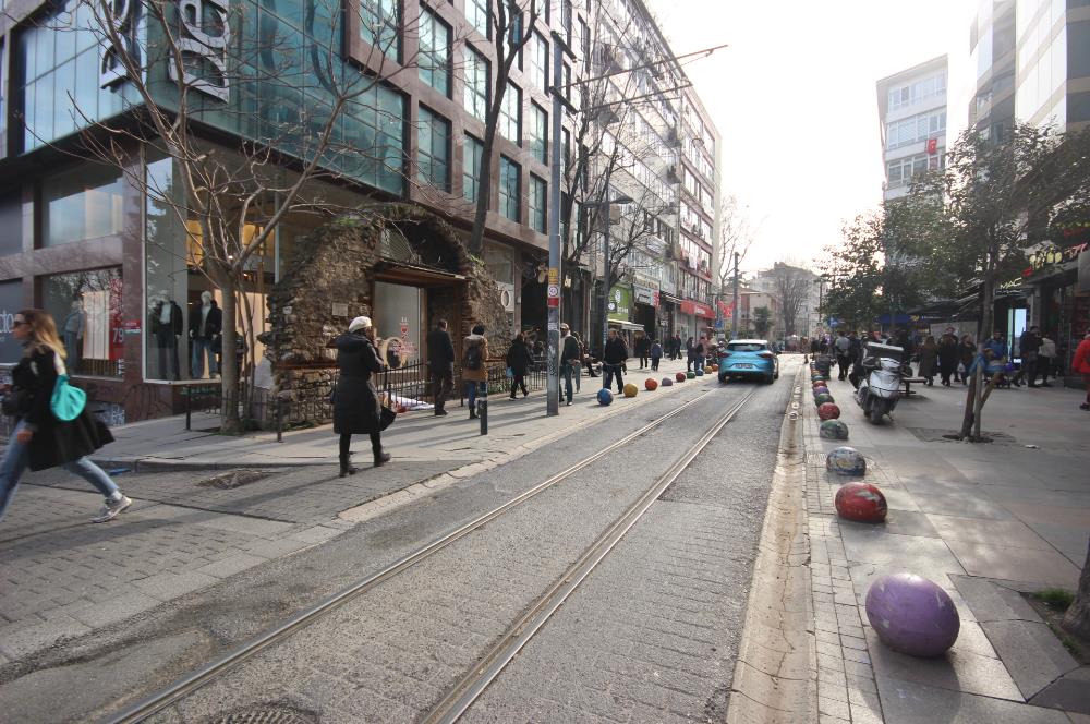 BAHARİYE CAD. GÜVENLİKLİ ve K. OTOPARKLI BİNADA BOŞ OFİS
