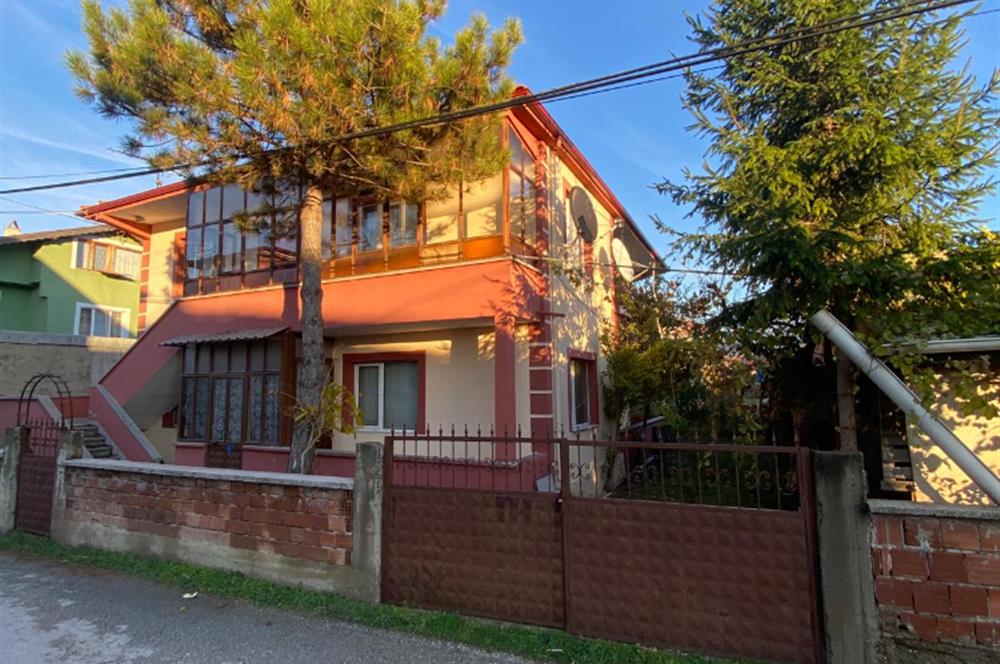 BOLU MERKEZ YENİMAHALLE'DE SATILIK MÜSTAKİL EV VE ARSASI