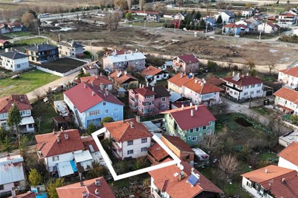 BOLU MERKEZ YENİMAHALLE'DE SATILIK MÜSTAKİL EV VE ARSASI