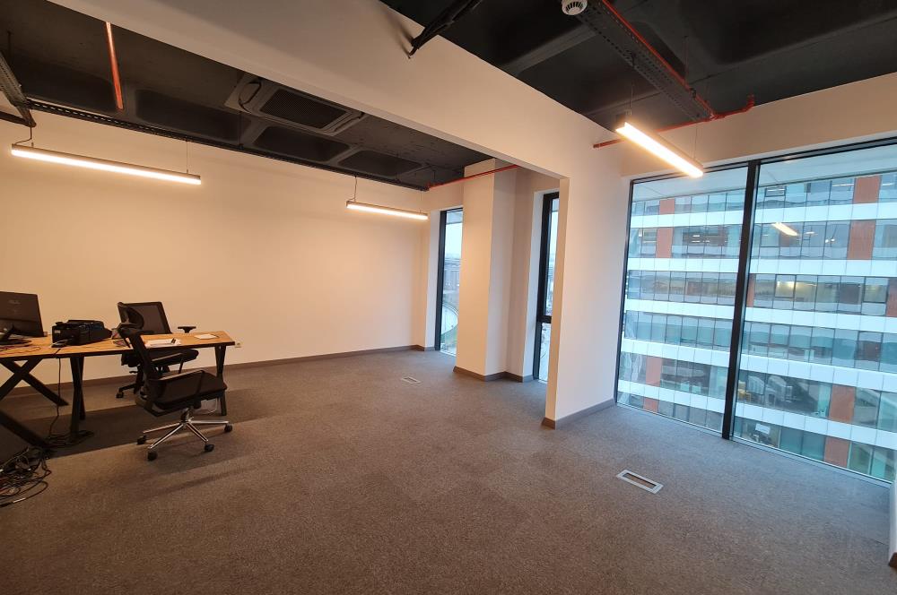 Portavadi Kiralık Ofis 400m2 Dekorasyonlu Taşınmaya Hazır