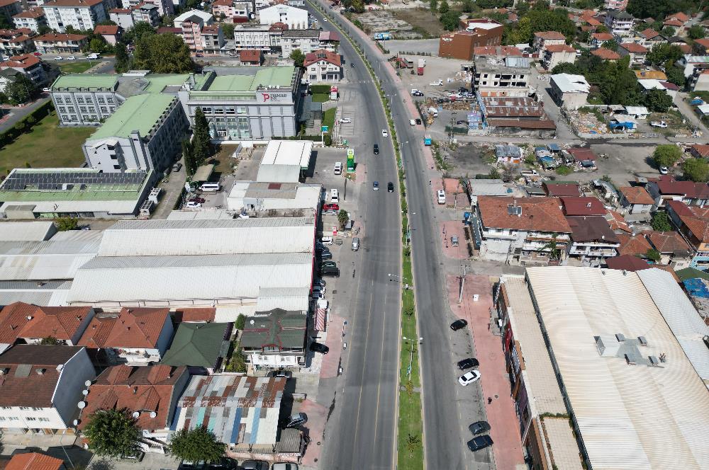 Sakarya Erenler'de Cadde üzerinde Satılık Ticari Müstakil Bina