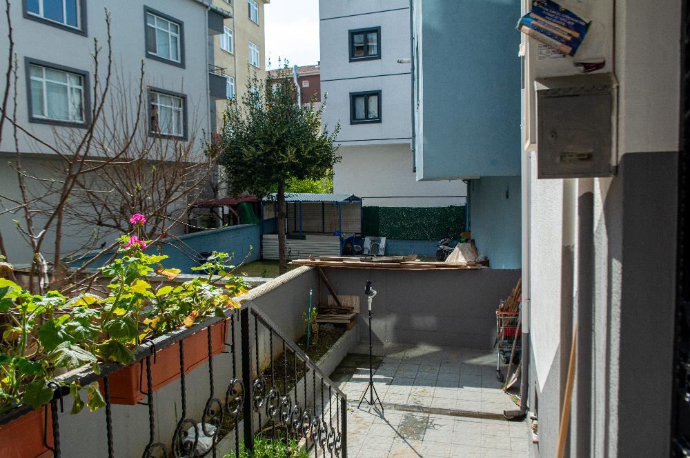 Fantastic Investment Opportunity in Kartal Orta Mahallesi! 1 Basement + 5-Storey Building Built in 2009 Awaits You!